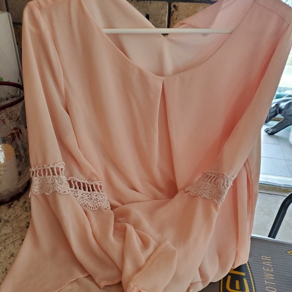 blouse - Picture 1 of 3
